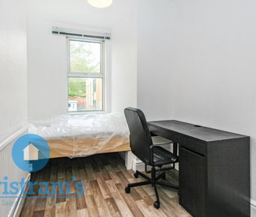 5 bed Apartment for Rent - Photo 6
