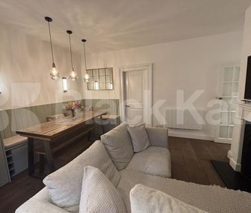 Stylish & contemporary maisonette flooded with natural light - Photo 6