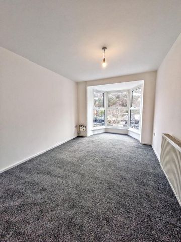 3 bedroom apartment to rent - Photo 2