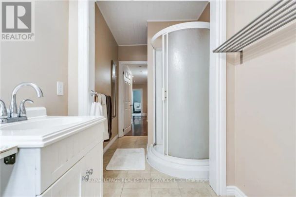 100 GRANT AVENUE - Photo 1