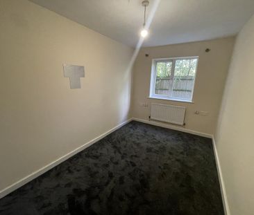 2 bedroom ground floor flat to rent - Photo 1