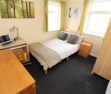 5 bedroom semi-detached house to rent - Photo 3