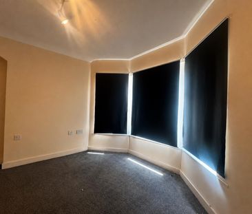 Brighton Road, Horsham RH13, London - Photo 2