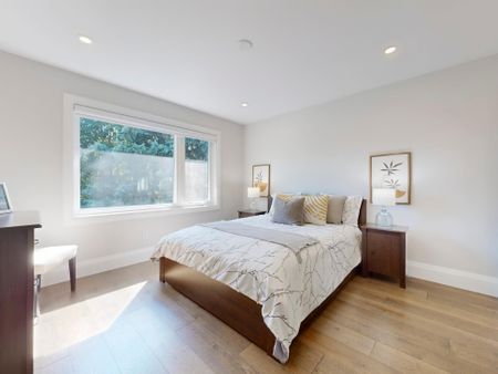 For Lease - 116 Pinegrove Avenue, Toronto, Ontario - Photo 4