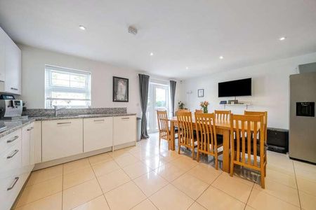 Foxglove Close, Chertsey, Surrey, KT16 - Photo 3
