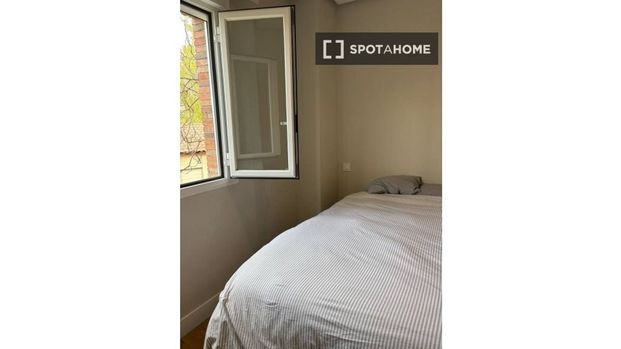 1 room luxury Flat for rent in Madrid, Spain - Photo 1