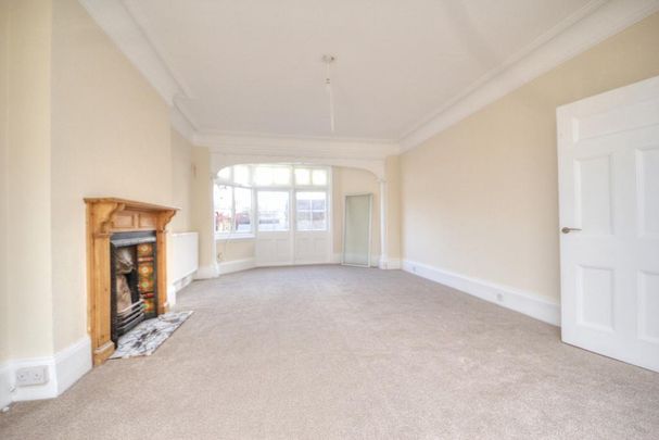 5 bedroom semi-detached house to rent - Photo 1
