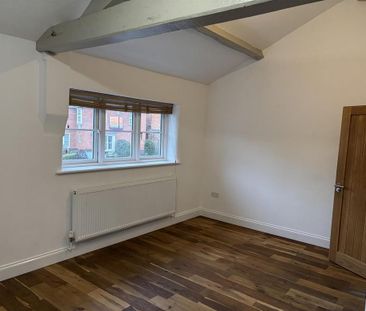 1 bedroom coach house to rent - Photo 5