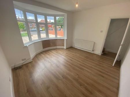 3 bedroom detached house to rent - Photo 2
