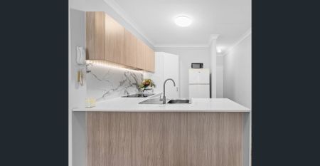 **Chic Urban Living in Prime Location!** - Photo 4