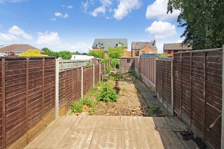 2 bedroom House To Let - Photo 4