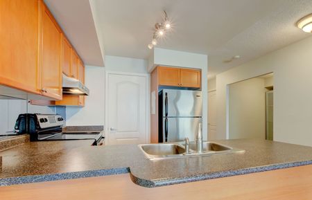 For Lease - 1 Elm Drive Unit# 1604, Mississauga, Ontario - Photo 4
