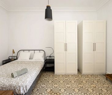 Carrer de Mallorca, Barcelona, Catalonia 08037 - Photo 2