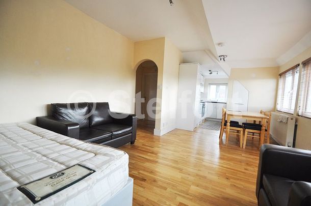 The Ridgeway, NW11, London - Photo 1