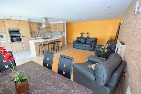 2 bedroom apartment to rent - Photo 2