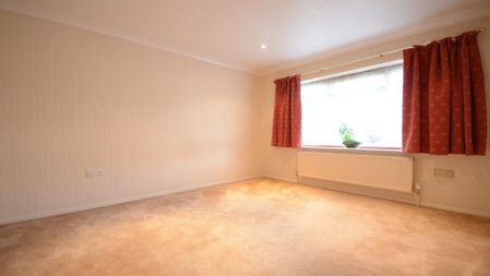 2 bedroom maisonette to rent - Photo 4