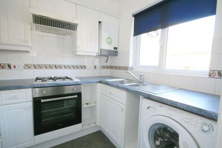 2 bedroom terraced house to rent - Photo 3
