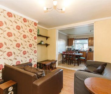 4 bedroom terraced house to rent - Photo 3