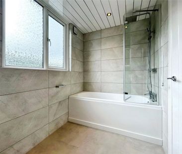 4 bedroom detached house to rent - Photo 2