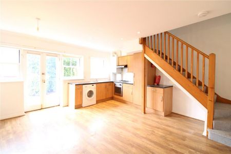 2 bedroom end of terrace house to rent - Photo 2