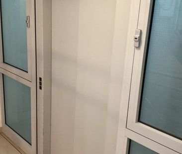 Schöner Wohnen: Günstige und renovierte 2-Zimmer-Wohnung! - Foto 4