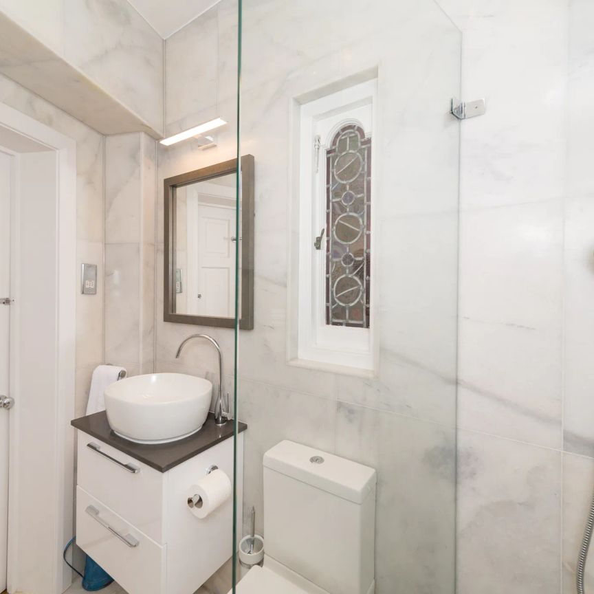 1 Bed, House - Photo 1