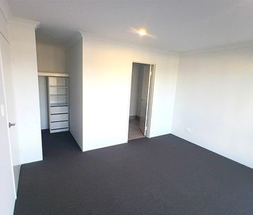 Spacious Brand New Family Home in Sought-After Lakelands - Photo 1