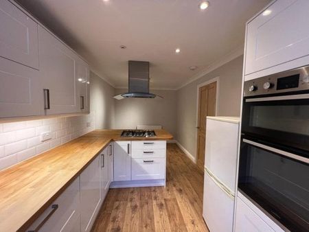 Howards Grove, Upper Shirley - Photo 4