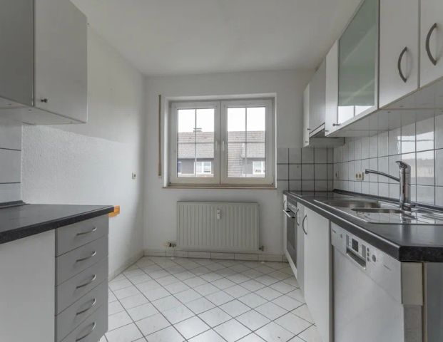 Schöne ca. 135 m² große 3-Zimmer-Maisonettewohnung mit Dachatelier und Westloggia in Garenfeld! - Foto 1
