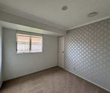 Spacious Family House - Photo 3