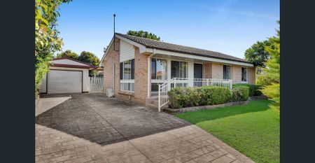 Charming 3-Bedroom Home in a Quiet Ingleburn Street - Photo 2