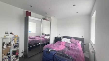 3 bedroom apartment to rent - Photo 4