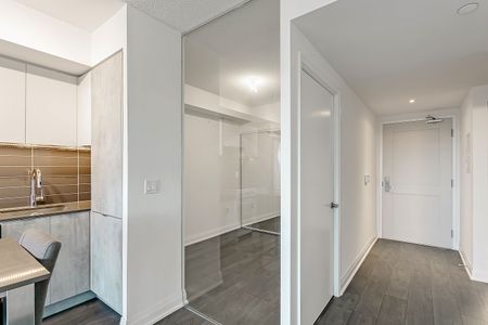 For Lease - 26 Gibbs Road Unit# 832, Toronto, Ontario - Photo 4