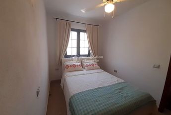 **Se alquila en Costa del Silencio apartamento de 2 dormitorios.