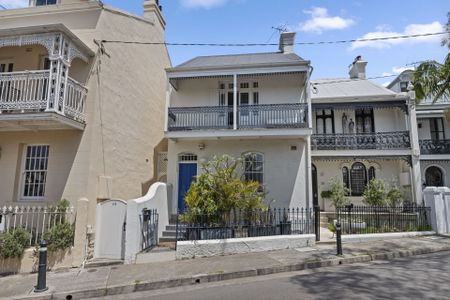 A Rare Victorian Classic with Double Parking - Photo 3