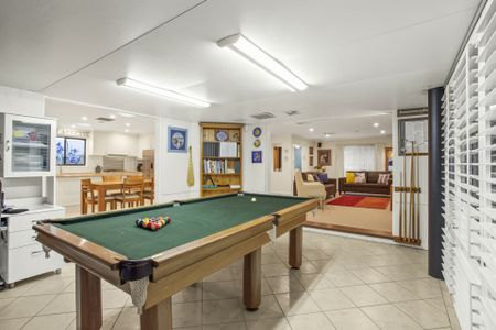 Spacious Family Home in great location - Photo 2