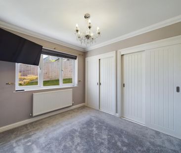 3 bedroom detached bungalow to rent - Photo 2