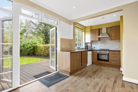 3 bedroom semi-detached house to rent - Photo 5