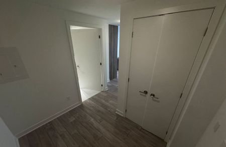 For Lease - 11 Yorkville Avenue Unit# 3409, Toronto, Ontario - Photo 3