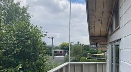 Spacious four bedroom lock wood home - Photo 4