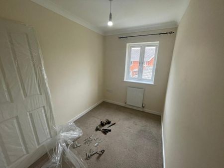 3 bedroom semi-detached house to rent - Photo 4