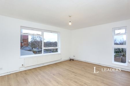 2 bedroom apartment to rent Elsinore Road, London, SE23 - Photo 2