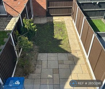 2 bedroom terraced house to rent - Photo 2