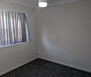 Single Storey Four Bedroom Modern Family Home - Walking Distance to... - Photo 3