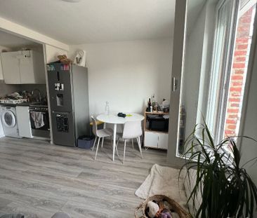 Location Appartement 1 pièce 23m² - Photo 2