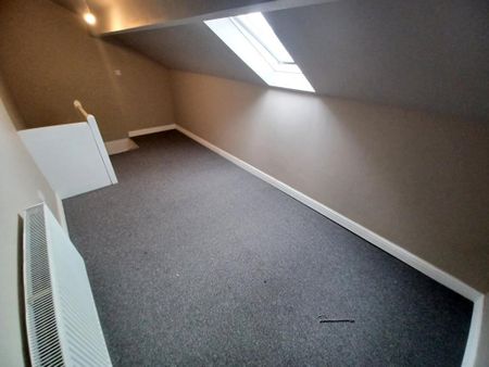 2 bedroom end of terrace house to rent - Photo 3