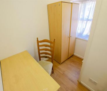 4 bedroom house to rent - Photo 1