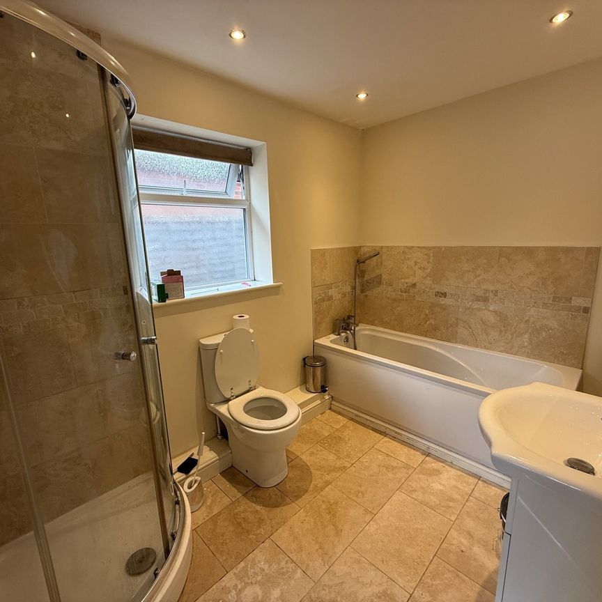 2 bedroom bungalow to rent - Photo 1