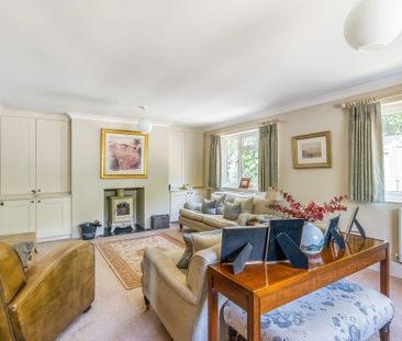 4 bedroom detached house to rent - Photo 1