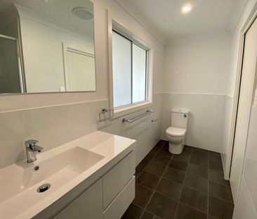 MODERN 2-BEDROOM GRANNY FLAT - Photo 2